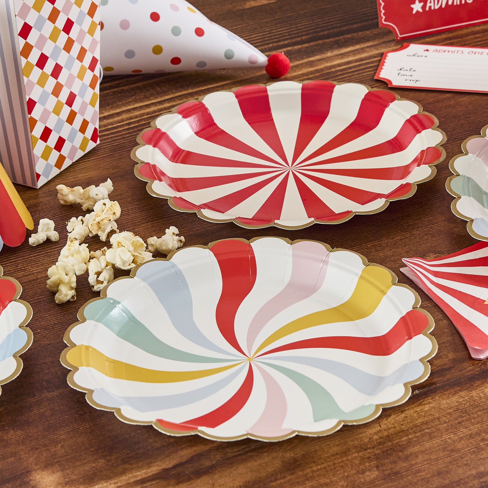 circus striped disposable paper plates – vibrant carnival party supplies Australia