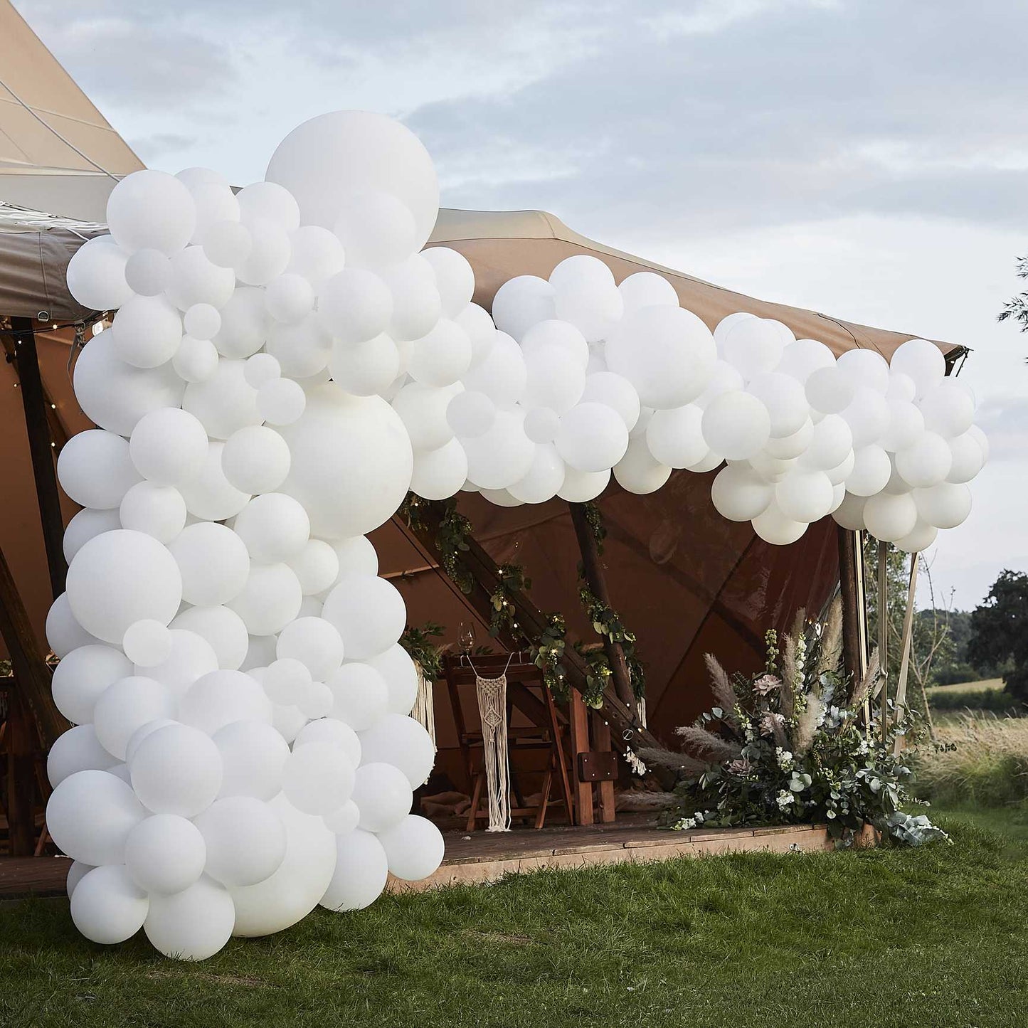 Luxe white balloon arch kit 200 piece party decorations Party and Pout Australia
